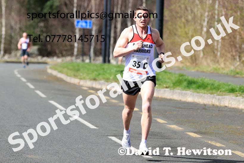 Senior mens 2024 Elswick Harriers Good Friday Relays, Newburn, Newcastle Upon Tyne  Photo: David T. Hewitson/Sports for All Pics